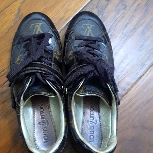 Auth🤎  LOUIS VUITTON Monogram Sneakers shoe 👞 👞W/ LV Dustbag included - Picture 4 of 10